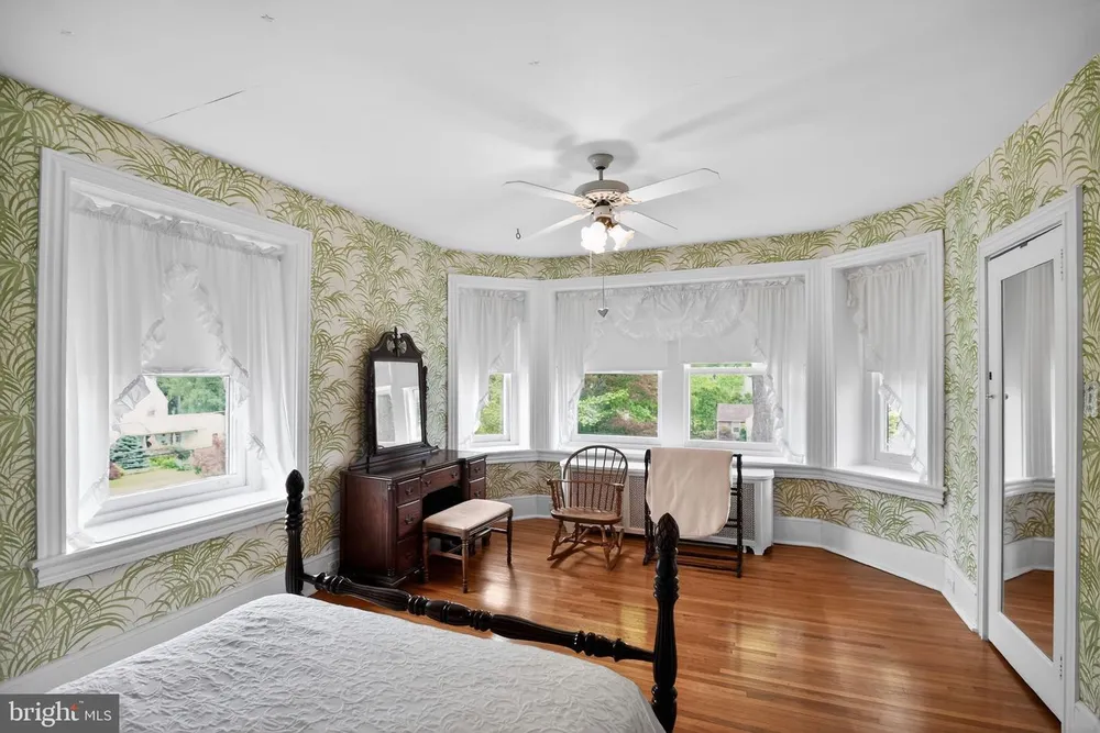 121 Weldy Ave, Oreland, PA 19075