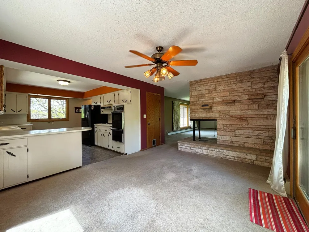 1447 Sterling St S, Maplewood, MN 55119