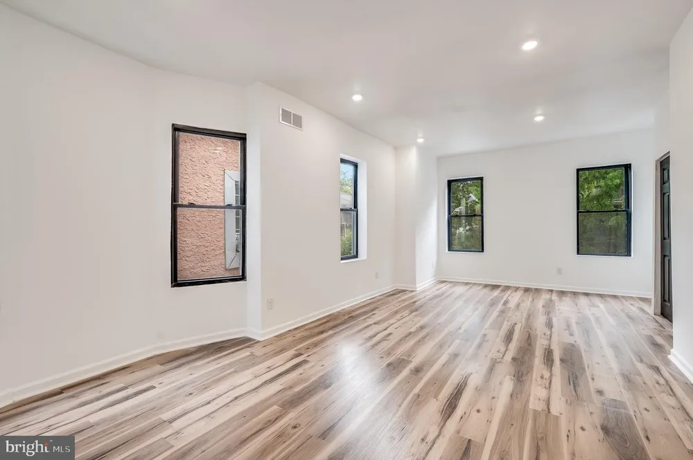 111 W Sharpnack St, Philadelphia, PA 19119