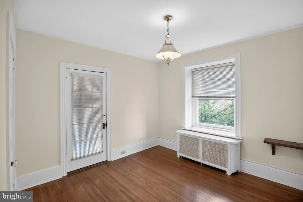 121 Weldy Ave, Oreland, PA 19075
