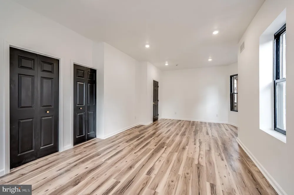 111 W Sharpnack St, Philadelphia, PA 19119