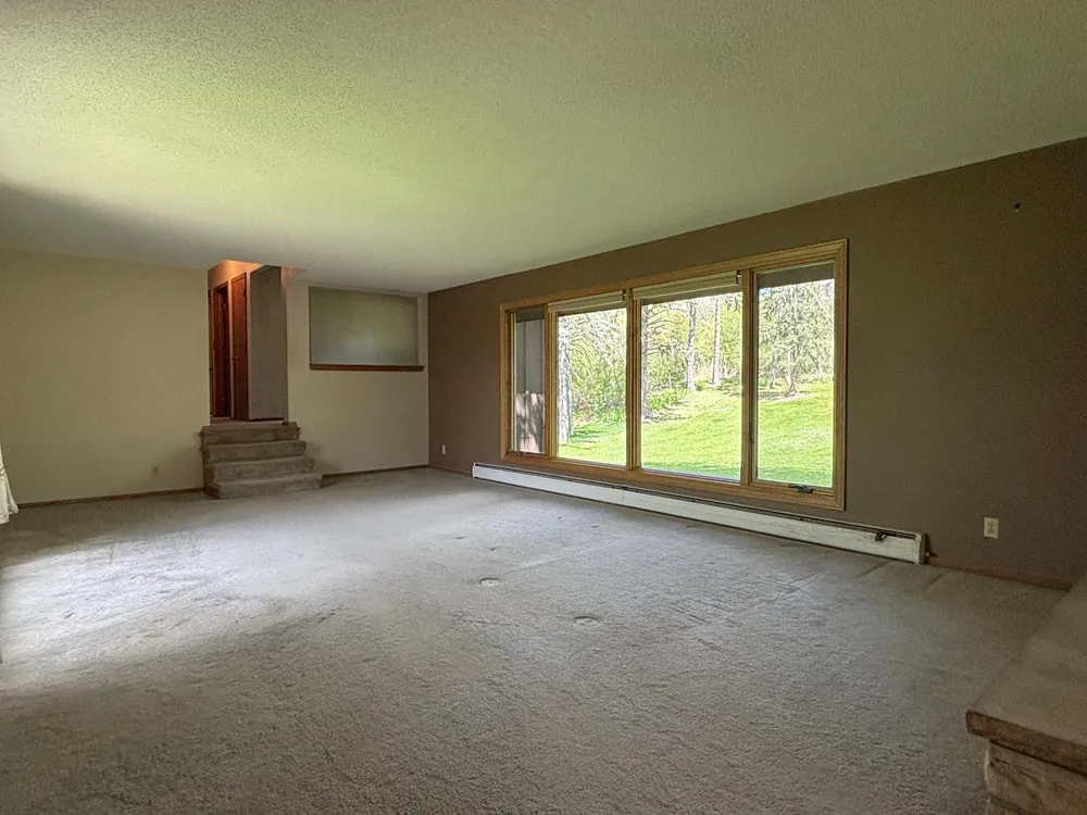 1447 Sterling St S, Maplewood, MN 55119