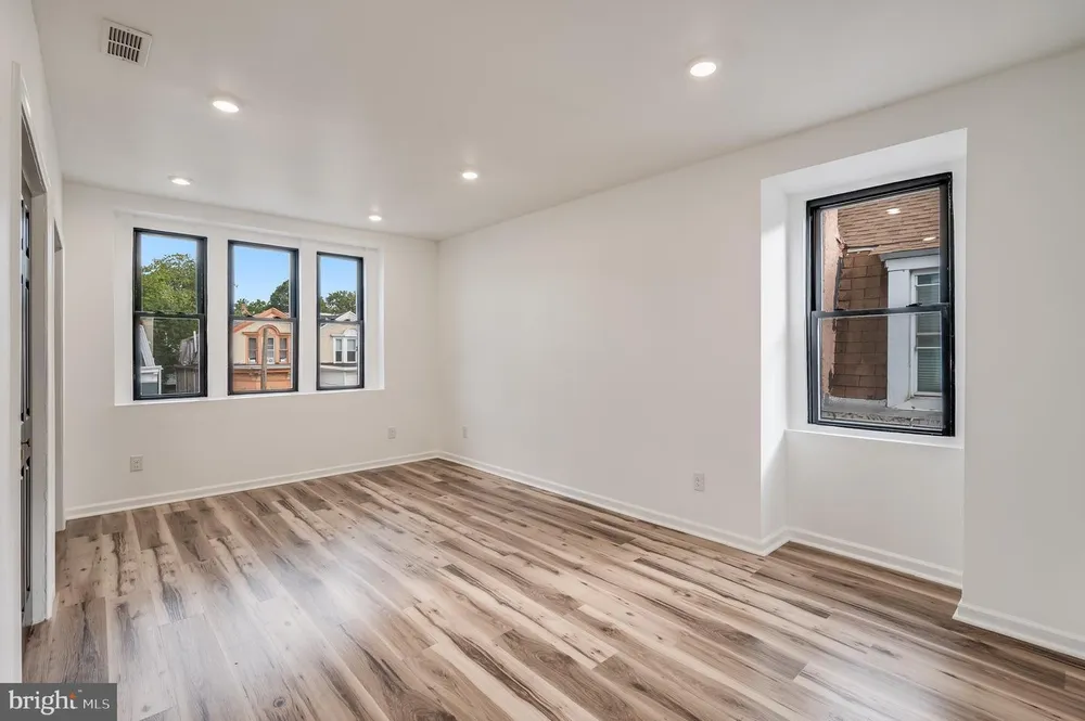 111 W Sharpnack St, Philadelphia, PA 19119
