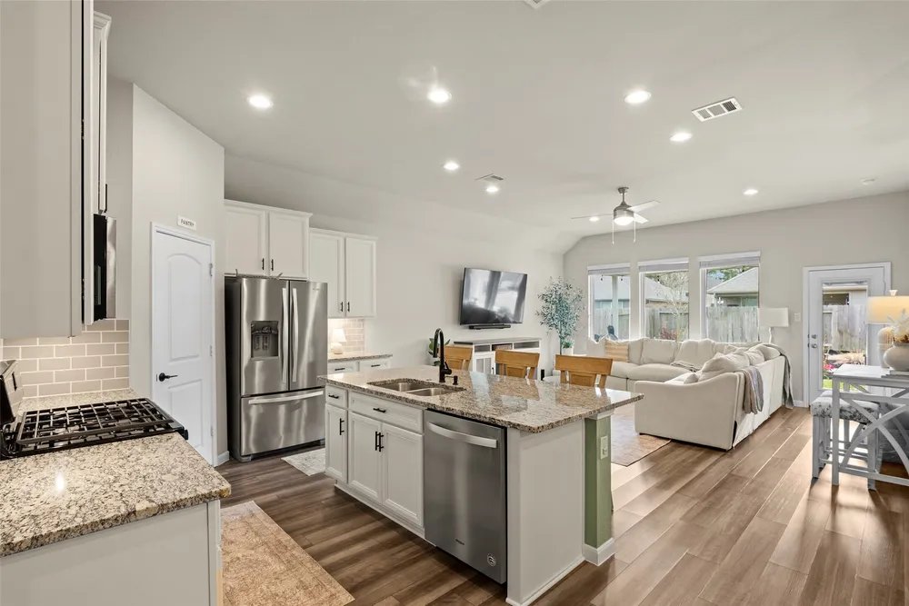 14239 Volcano Perch Dr, Conroe, TX 77384