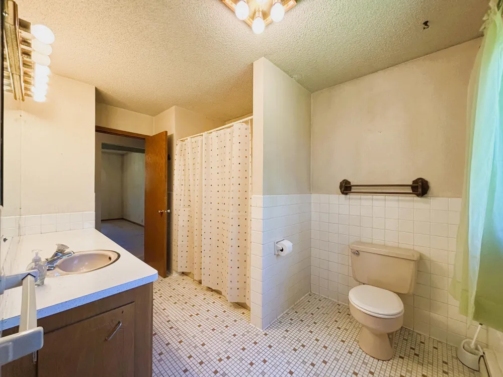 1447 Sterling St S, Maplewood, MN 55119