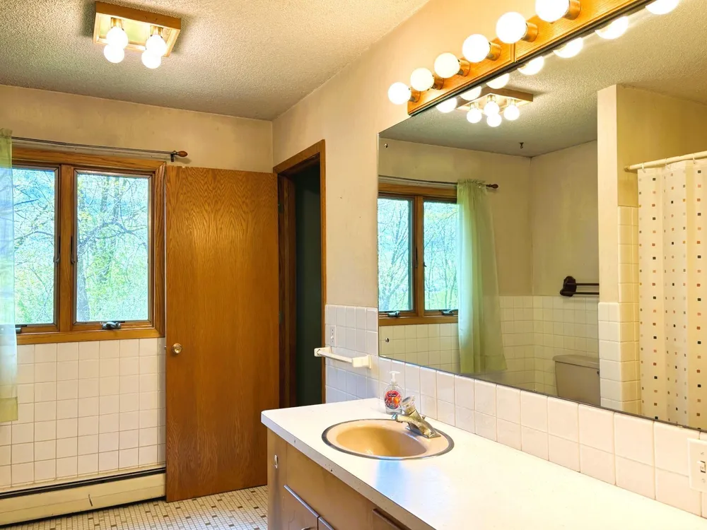 1447 Sterling St S, Maplewood, MN 55119