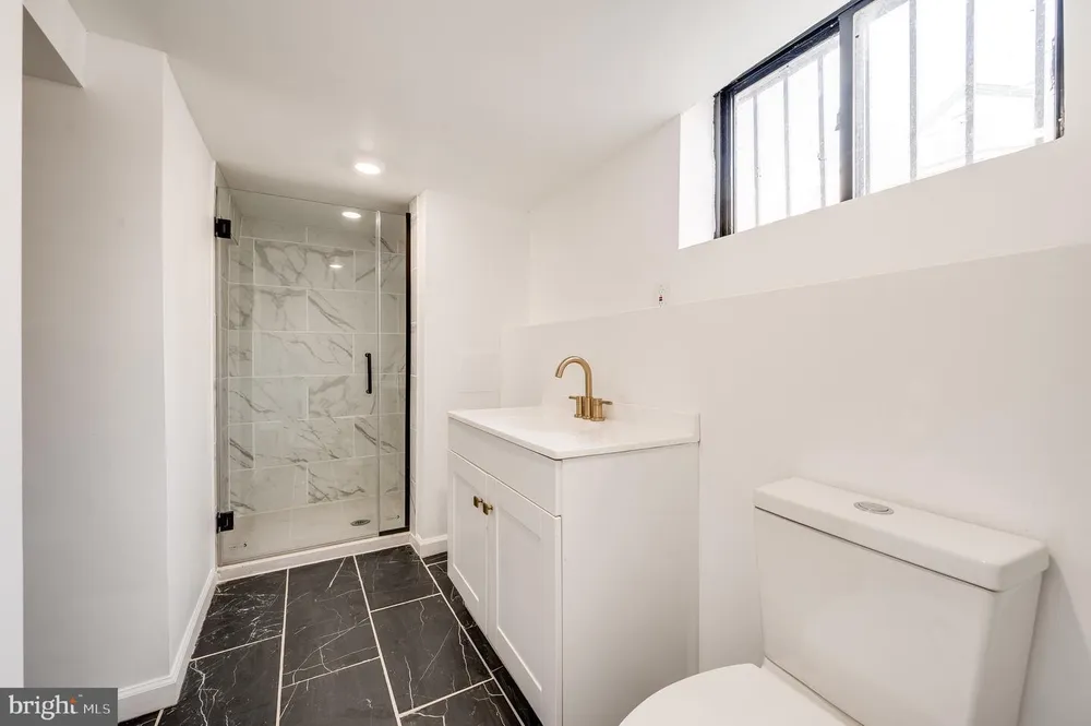111 W Sharpnack St, Philadelphia, PA 19119