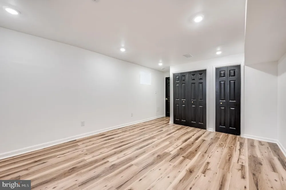 111 W Sharpnack St, Philadelphia, PA 19119
