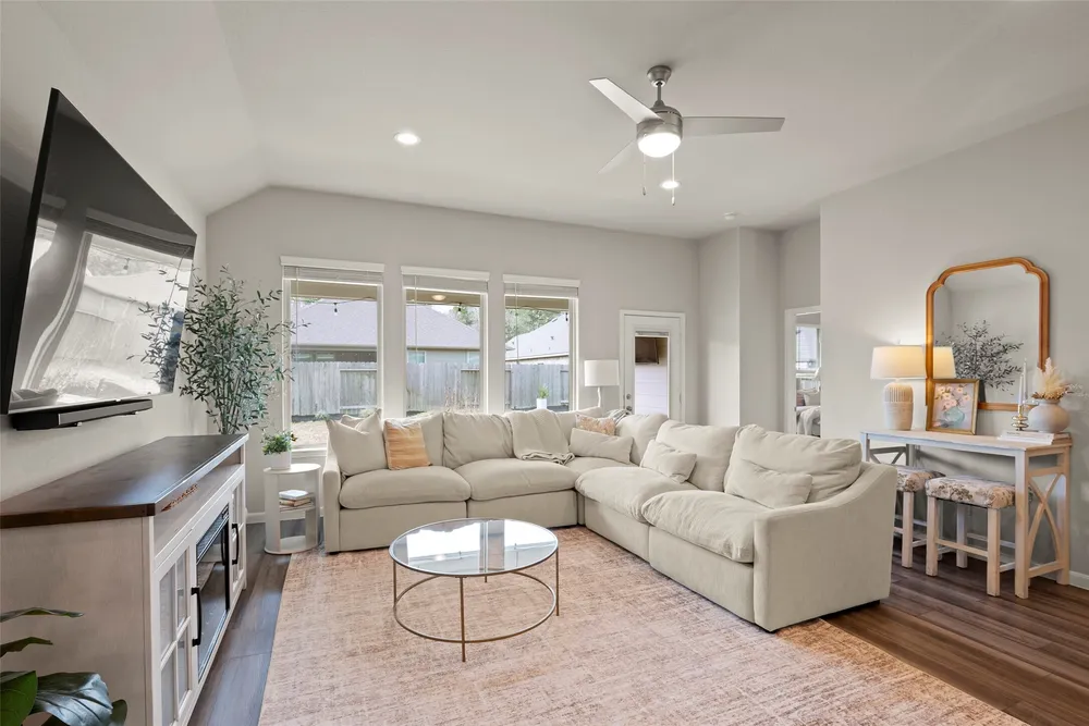 14239 Volcano Perch Dr, Conroe, TX 77384