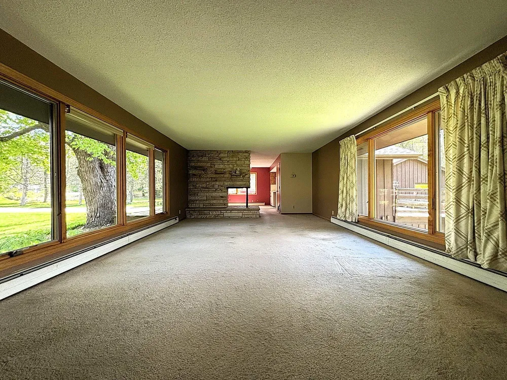 1447 Sterling St S, Maplewood, MN 55119