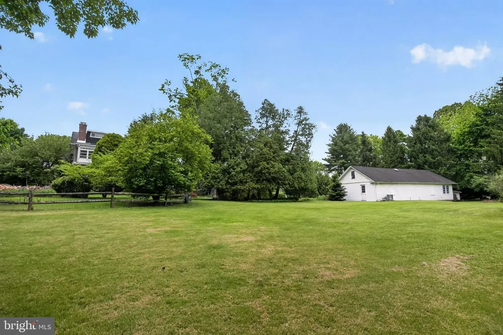 121 Weldy Ave, Oreland, PA 19075