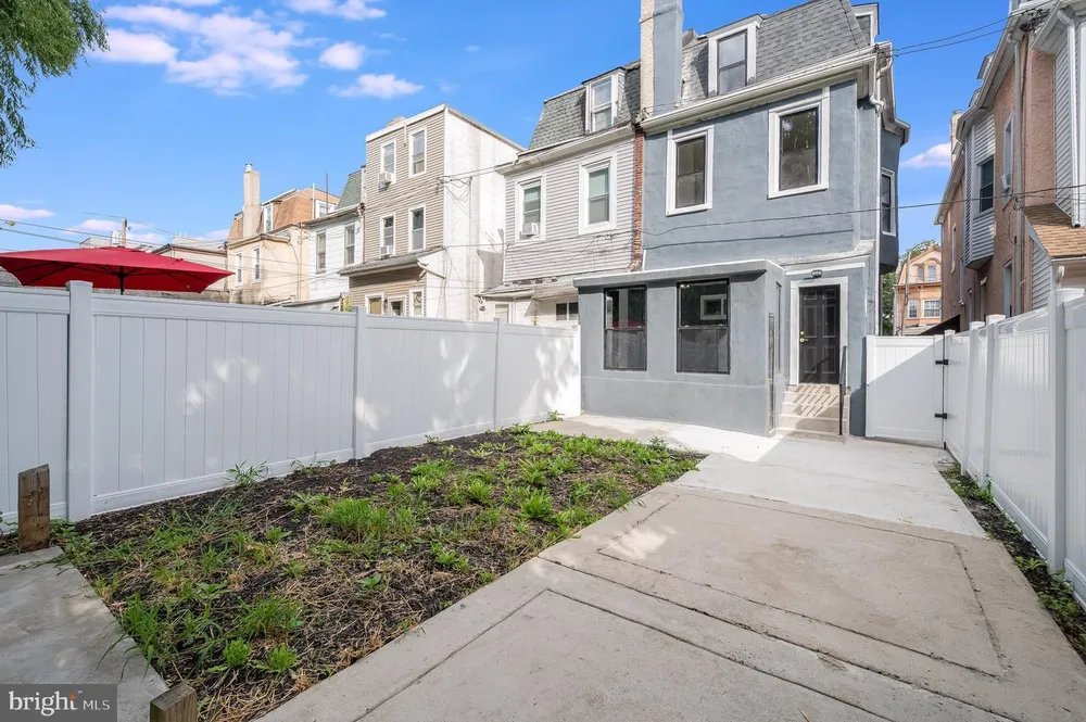 111 W Sharpnack St, Philadelphia, PA 19119