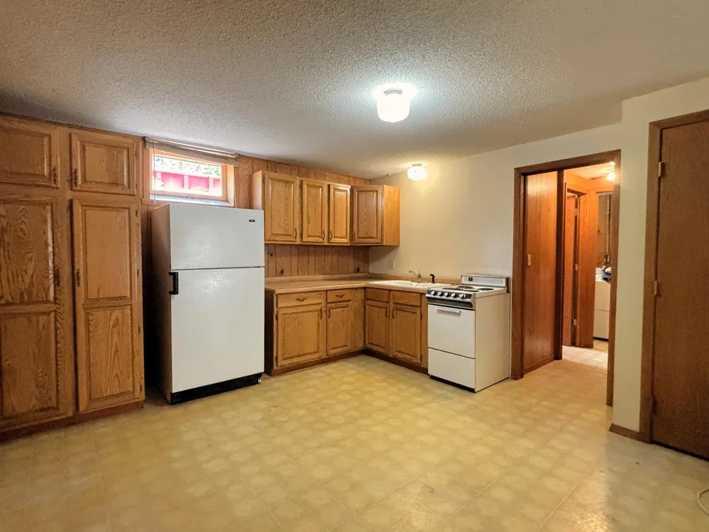 1447 Sterling St S, Maplewood, MN 55119