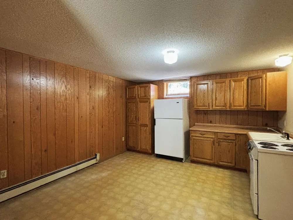 1447 Sterling St S, Maplewood, MN 55119
