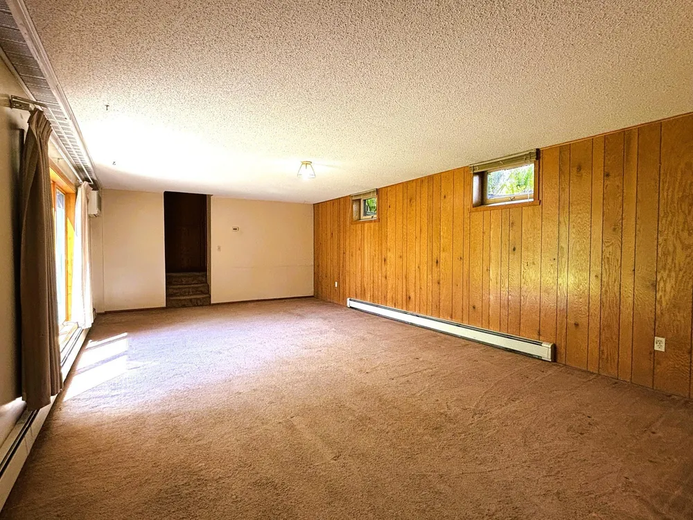 1447 Sterling St S, Maplewood, MN 55119