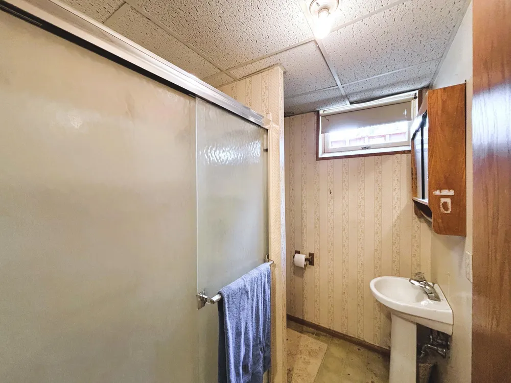 1447 Sterling St S, Maplewood, MN 55119