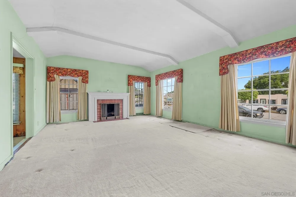 700 E 1st St, National City, CA 91950