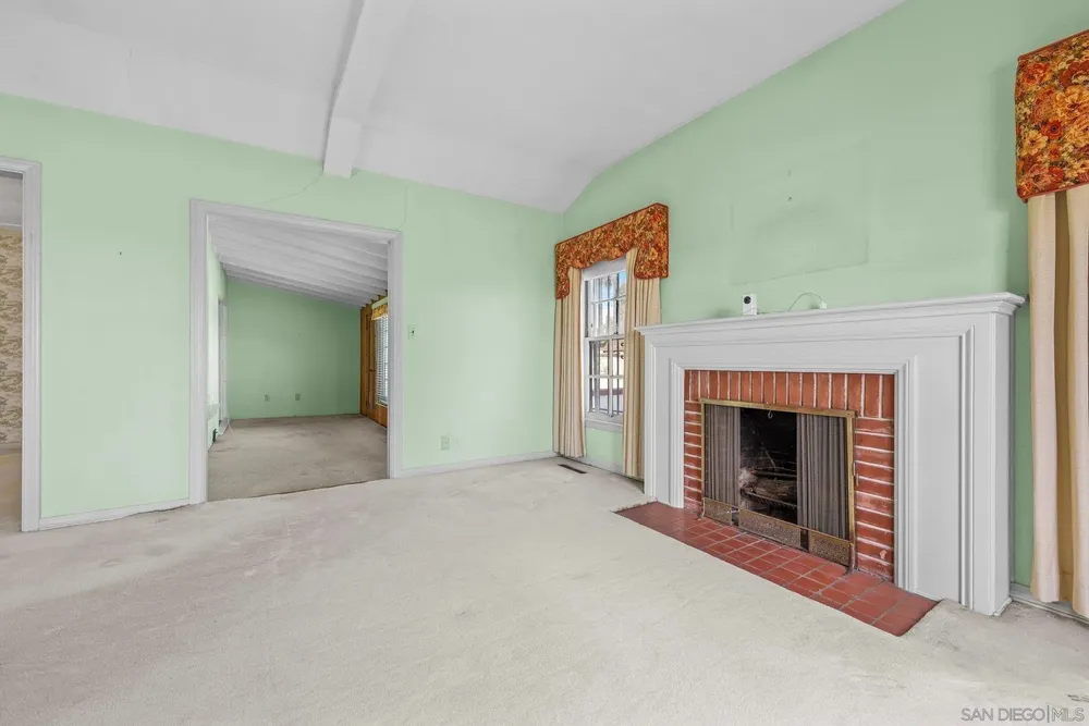700 E 1st St, National City, CA 91950