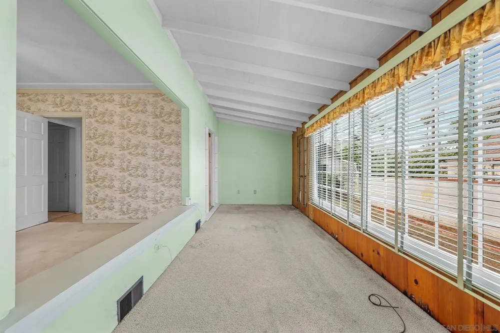 700 E 1st St, National City, CA 91950