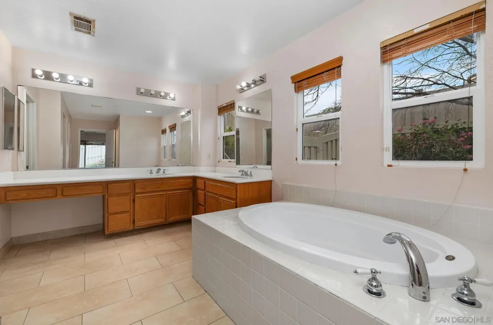 2269 Pointe Pkwy, Spring Valley, CA 91978