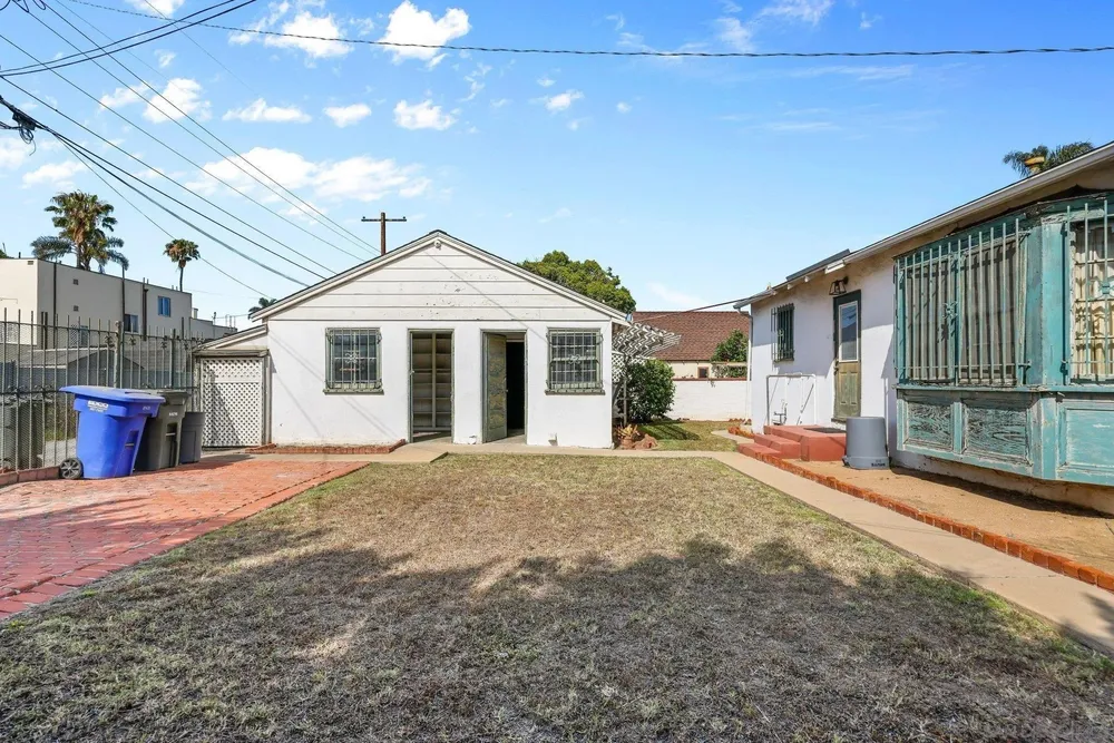 700 E 1st St, National City, CA 91950