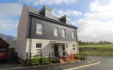 Ruby Red Row, Exeter