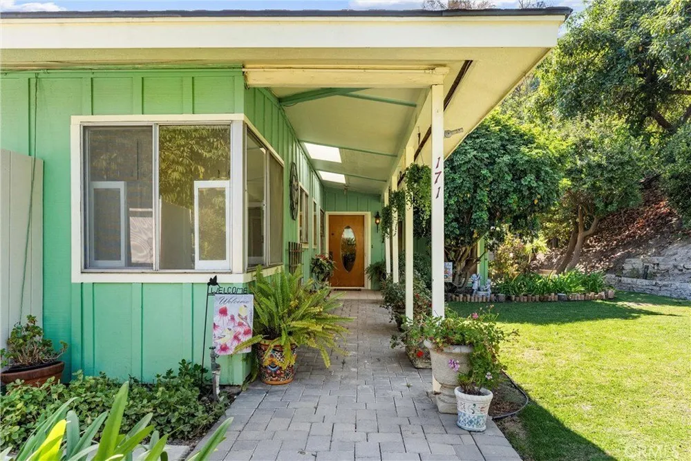 171 Canada Sombre Rd, La Habra Heights, CA 90631