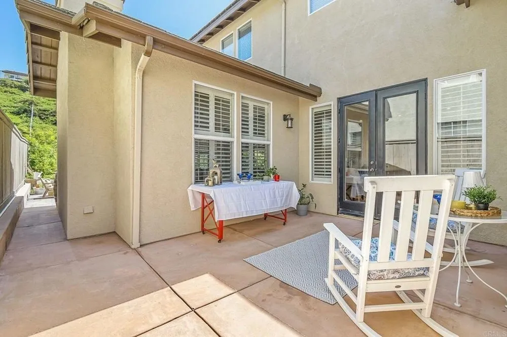 1203 Santa Olivia Rd, Chula Vista, CA 91913-2811