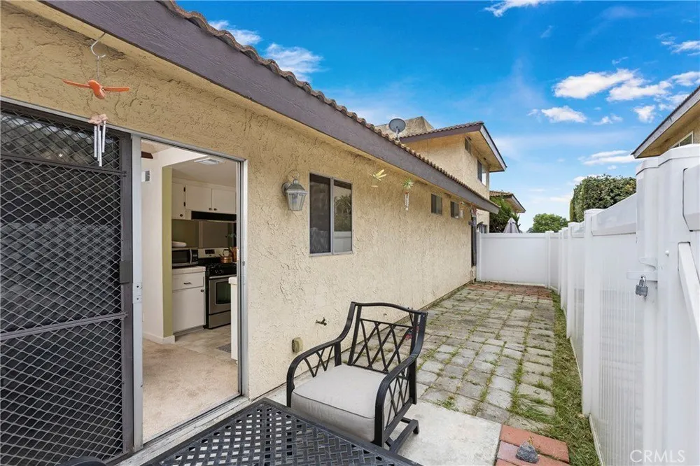 571 W Greenwood Ave, La Habra, CA 90631