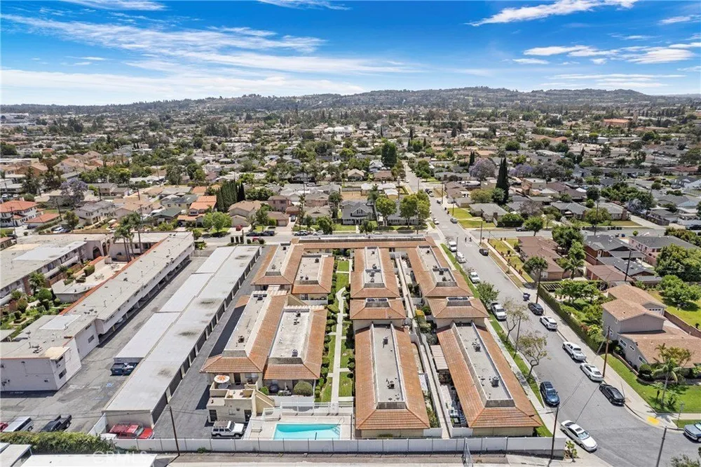 571 W Greenwood Ave, La Habra, CA 90631