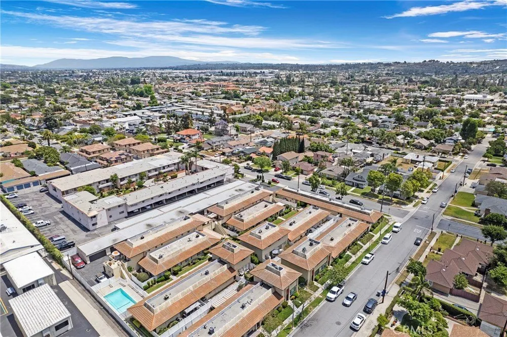 571 W Greenwood Ave, La Habra, CA 90631