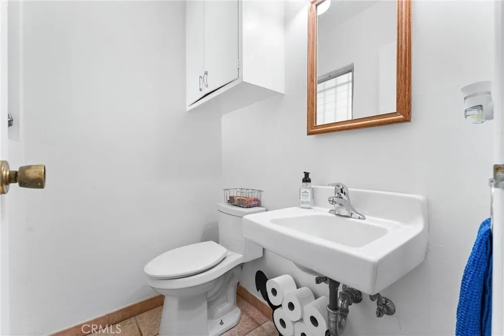 171 Canada Sombre Rd, La Habra Heights, CA 90631