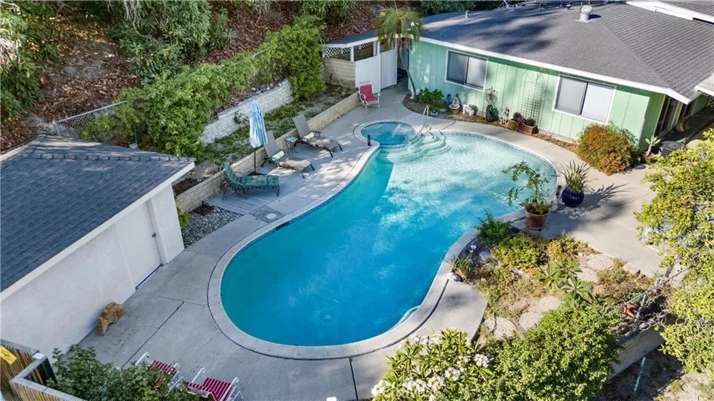 171 Canada Sombre Rd, La Habra Heights, CA 90631