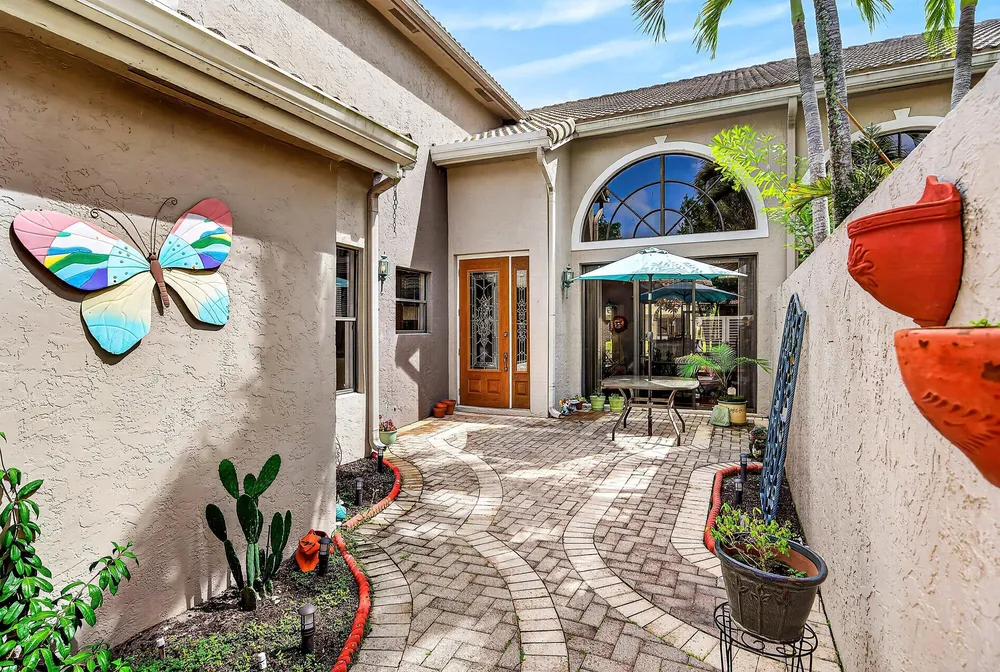 5315 Monterey Circle, Delray Beach, FL 33484
