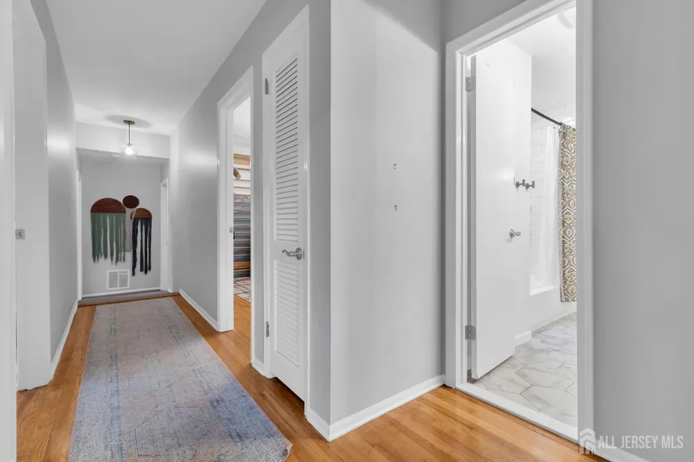 52 Eileen Way, Edison, NJ 08837