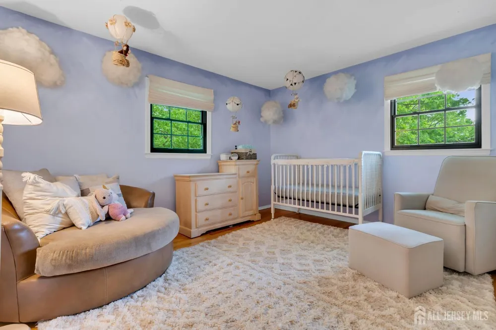 52 Eileen Way, Edison, NJ 08837