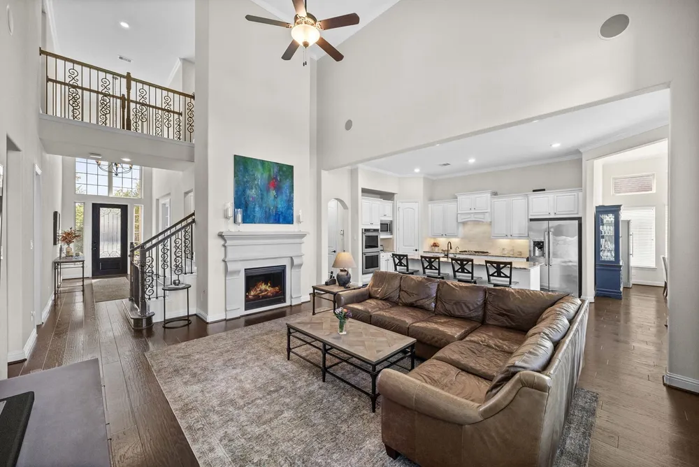 6318 Sunstone Falls Ln, Katy, TX 77493