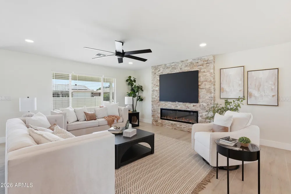 19430 N Willowcreek Circle, Sun City, AZ 85373