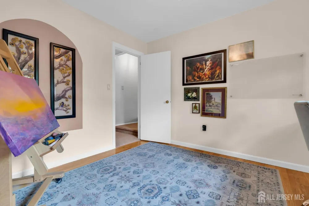 52 Eileen Way, Edison, NJ 08837