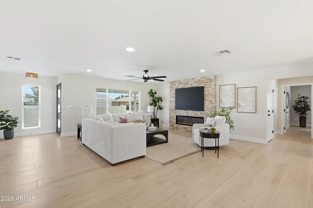 19430 N Willowcreek Circle, Sun City, AZ 85373
