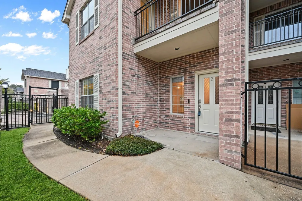 2865 Westhollow Dr, Houston, TX 77082