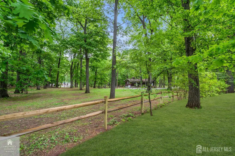 52 Eileen Way, Edison, NJ 08837