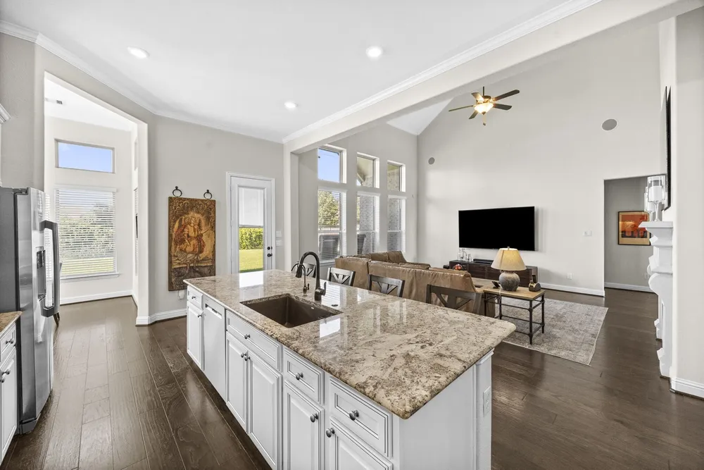 6318 Sunstone Falls Ln, Katy, TX 77493
