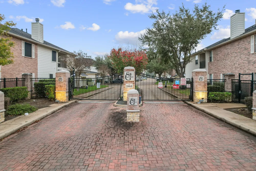 2865 Westhollow Dr, Houston, TX 77082