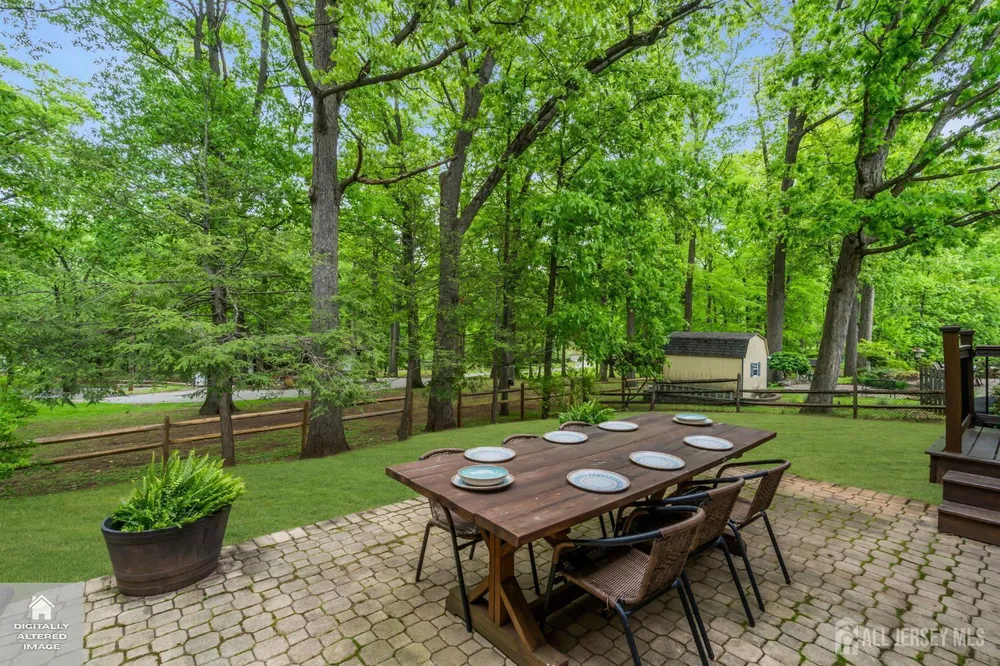 52 Eileen Way, Edison, NJ 08837