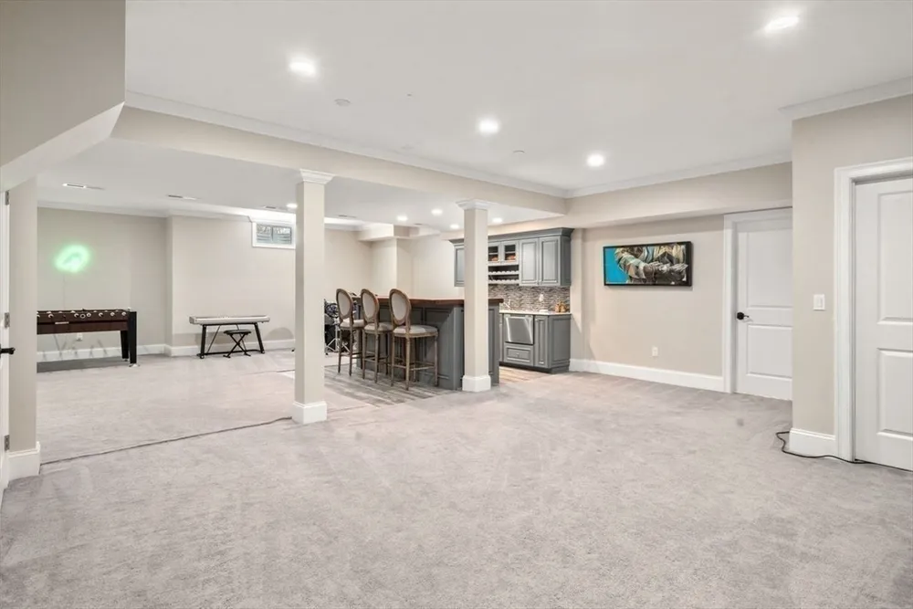 11 Briarwood Dr, Westwood, MA 02090