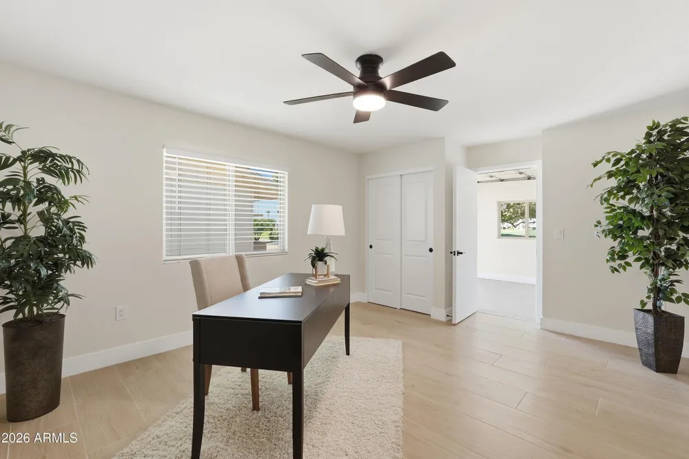 19430 N Willowcreek Circle, Sun City, AZ 85373