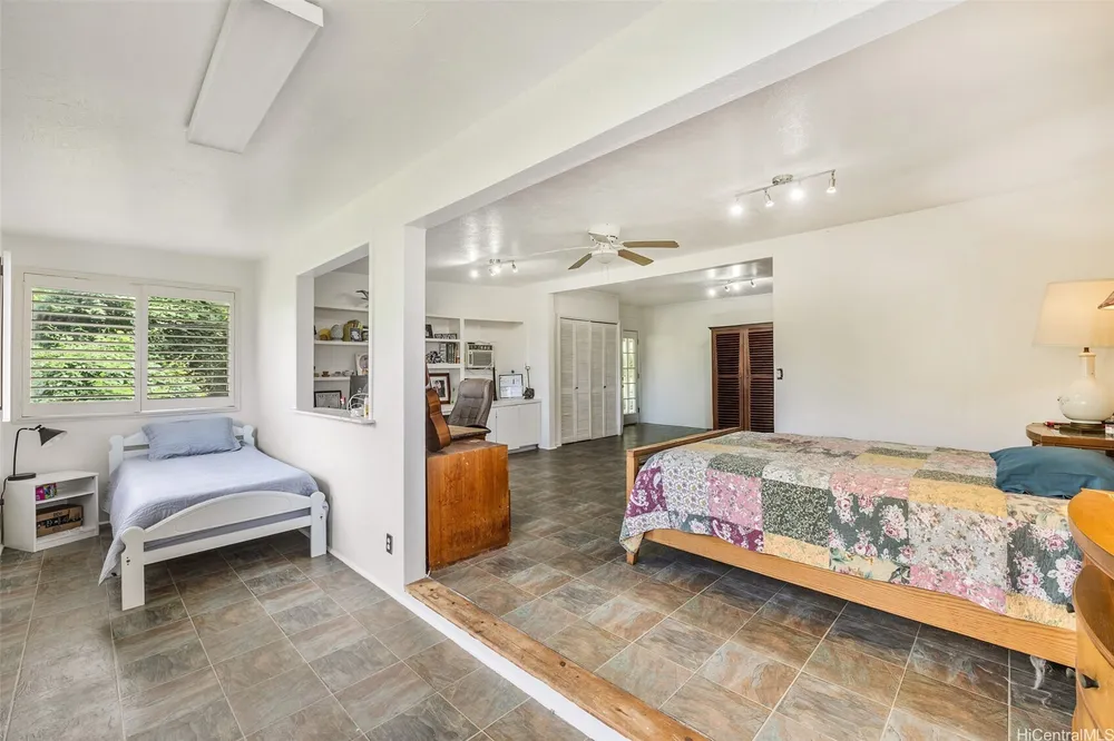 2168 Round Top Dr, Honolulu, HI 96822