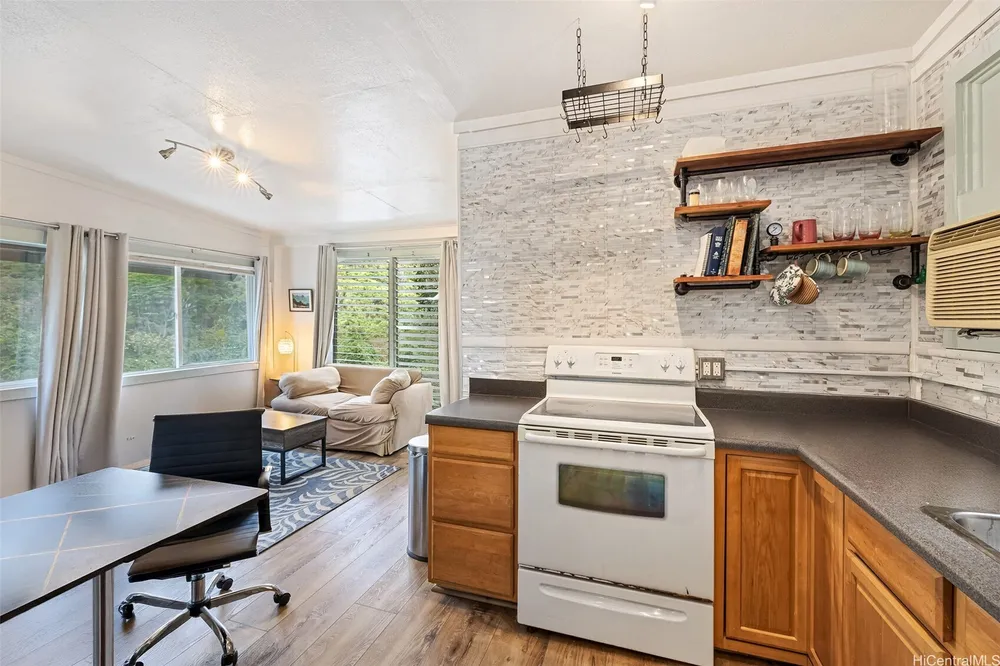 2168 Round Top Dr, Honolulu, HI 96822