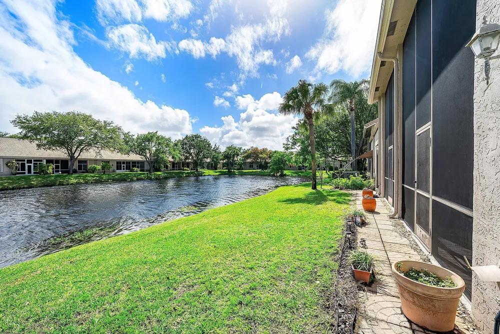5315 Monterey Circle, Delray Beach, FL 33484